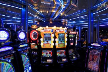 Screenshot of Treasures of Aztec slot interface